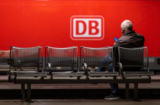 Die Deutsche Bahn zieht vor Gericht. Foto: dpa/Peter Kneffel