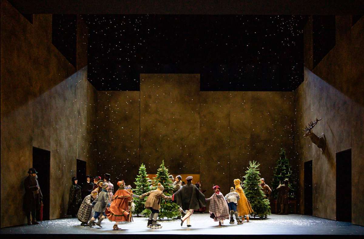 Alles da für ein perfektes Weihnachtsfest: Schnee, Schlittschuhe und fröhliche Kinder – Szene aus dem Ballett „Nussknacker“.