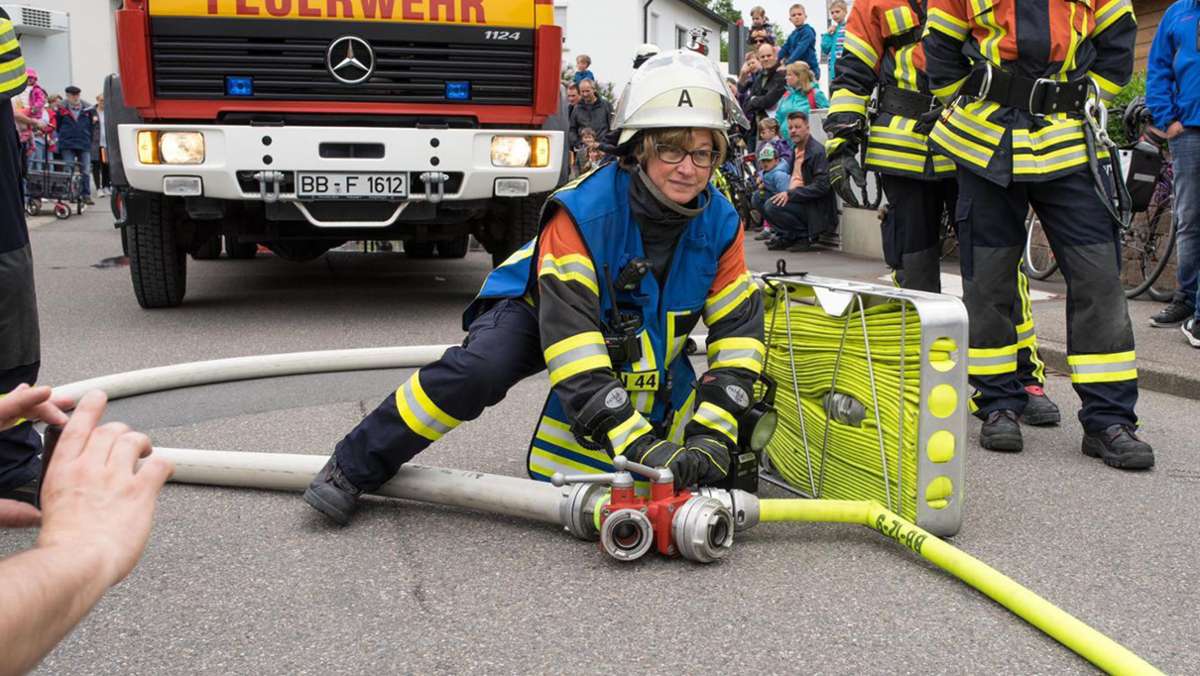  Novum im Kreis Böblingen: Astrid Schimmer ist die neue Kommandantin der freiwilligen Feuerwehr Ehningen. Thomas Feuchter gibt das Amt nach zehn Jahren ab. 