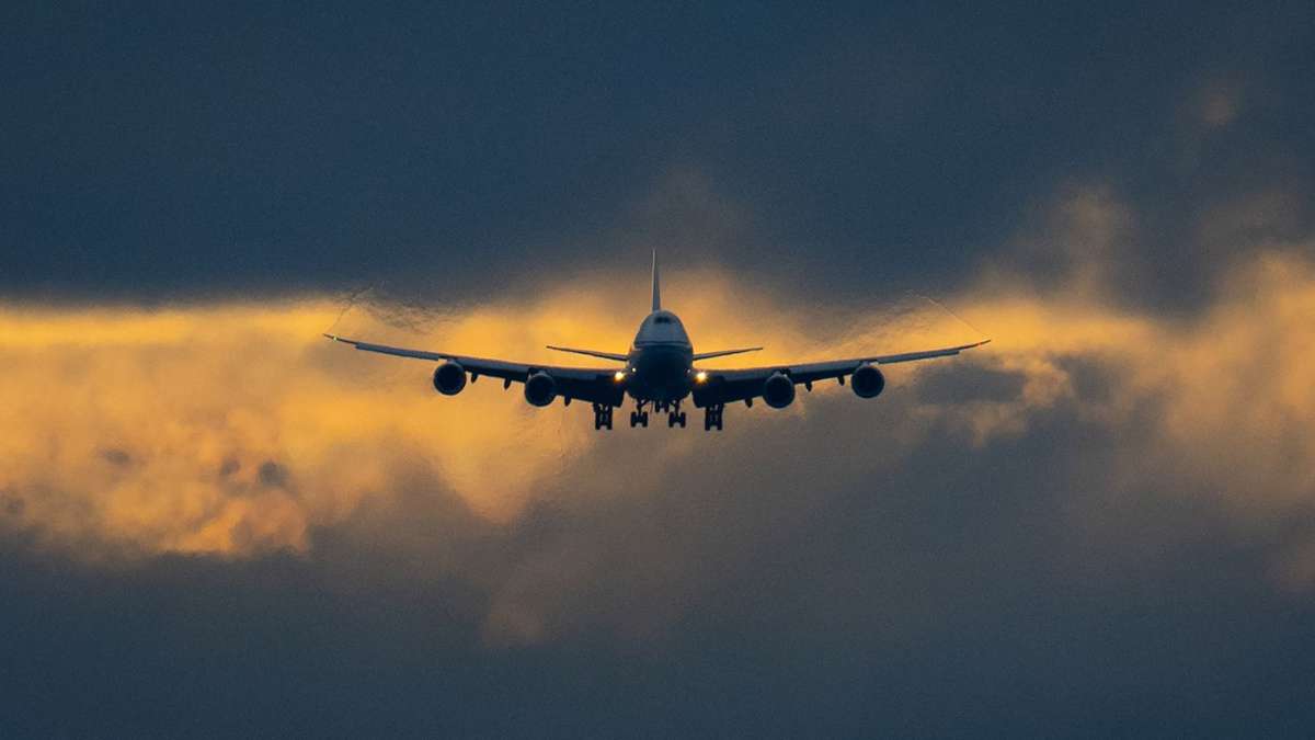 Politiker-Reisen: Abgeordnete dürfen bei Kurzstrecke nur noch Economy fliegen