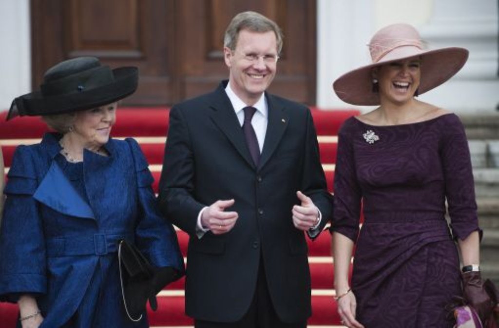 Im April haben die Wulffs royalen Besuch im Schloss Bellevue: Die niederländische Königsfamilie reist in Form von Königin Beatrix (links), Kronprinz Willem-Alexander und Prinzessin Máxima an.