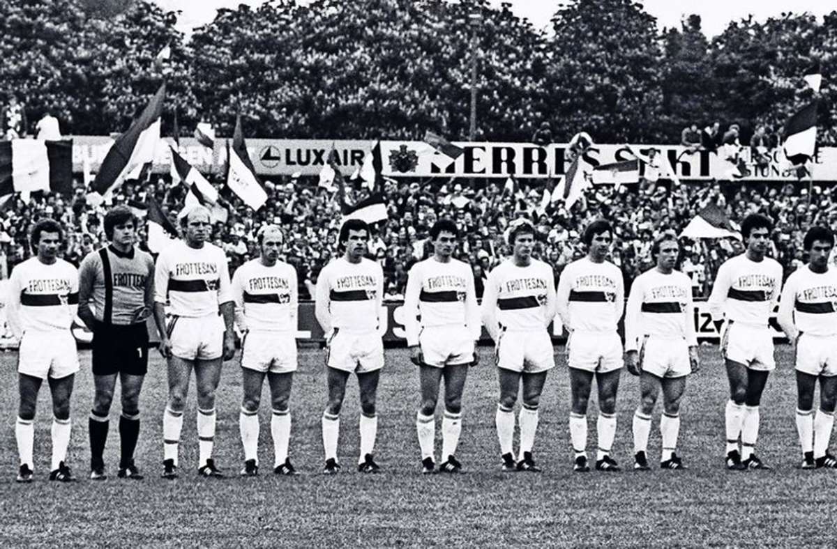 21. Mai 1977: Das Szenario kennt man so ähnlich aus jüngerer Vergangenheit – zwei Jahre nach dem Abstieg in die 2. Bundesliga gelingt dem VfB der Wiederaufstieg. Ein 0:0 im letzten Saisonspiel gegen Eintracht Trier reicht dazu ...