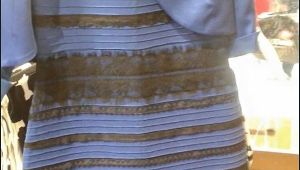 Welche Farbe hat dieses Kleid?