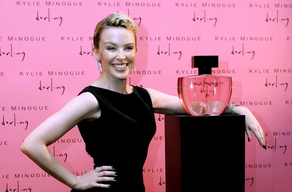 Auch als Model für zahlreiche Werbekampagnen und mit ihren Duftlinien ist Minogue erfolgreich.