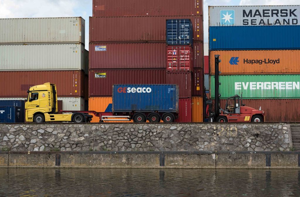 DP World aus Dubai transportiert von Stuttgart aus per Container Waren in alle Welt.