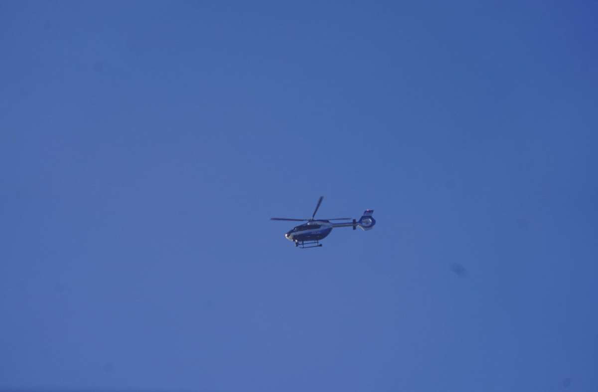 Für Luftaufnahmen war auch ein Polizeihubschrauber im Einsatz.