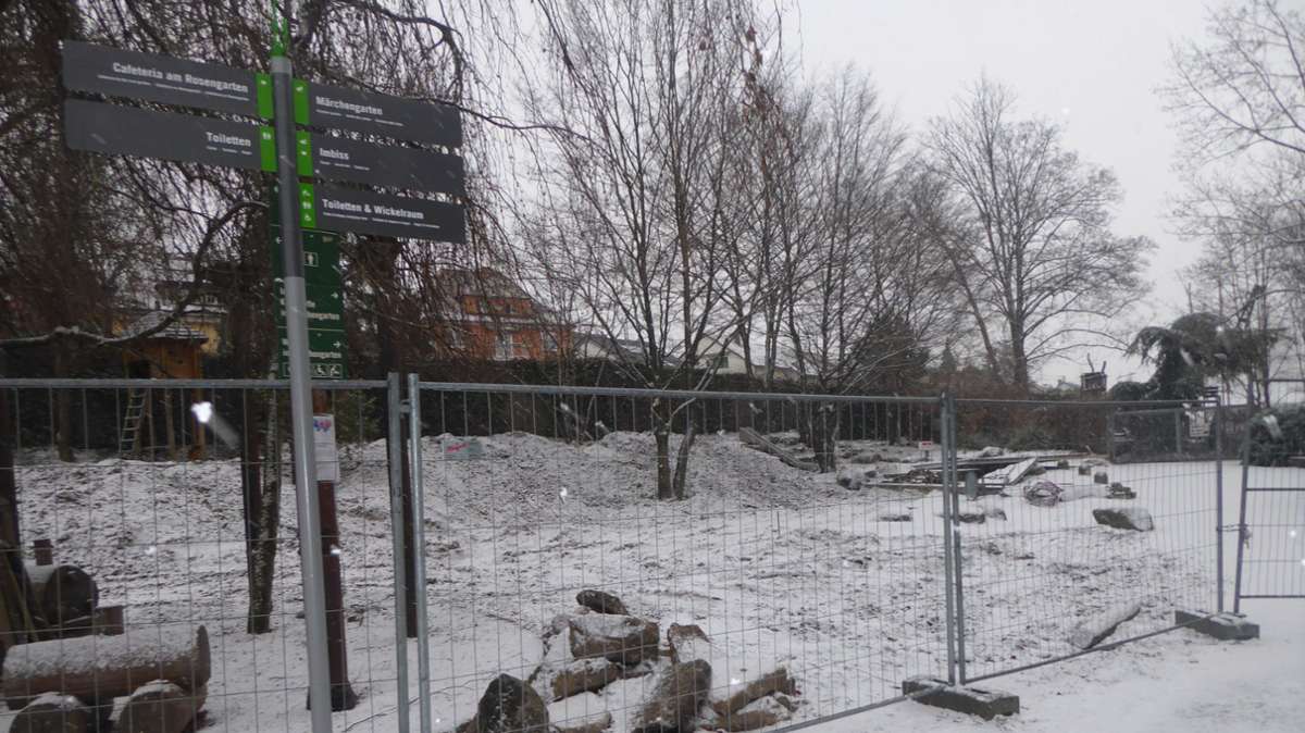 Der Spielplatz wird neu gebaut – der alte wurde vom TÜV nicht mehr abgenommen.