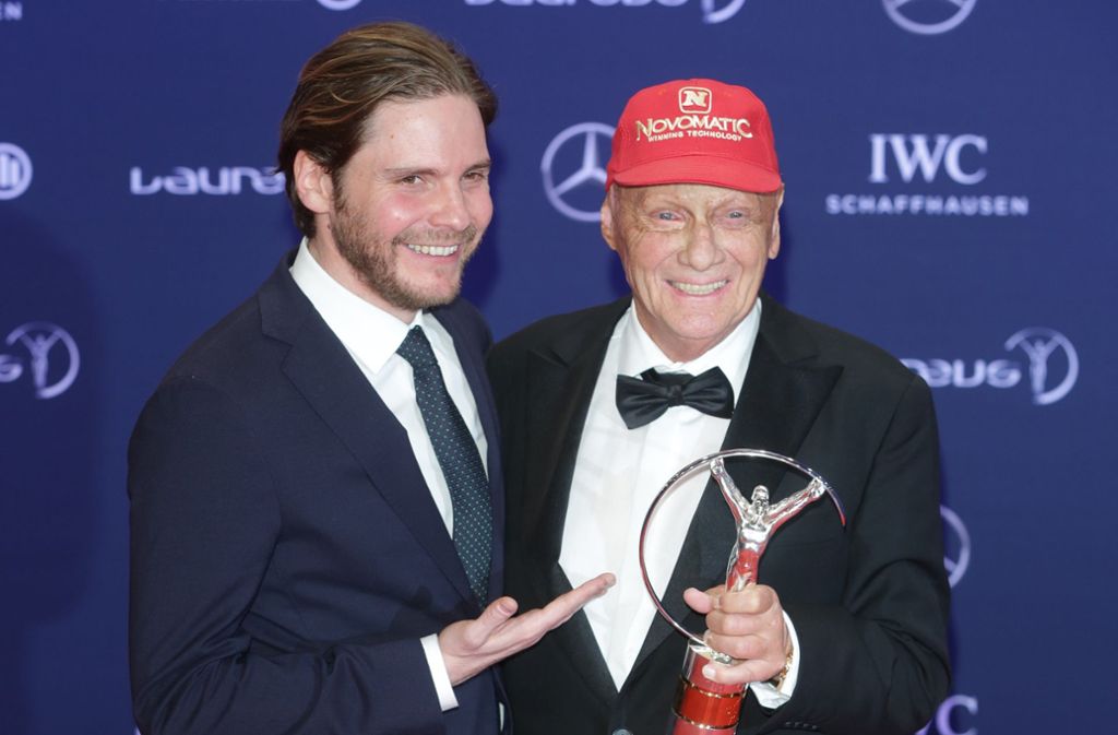Schauspieler Daniel Brühl (links) übernahm die Rolle von Niki Lauda im Film „Rush – Alles für den Sieg“. In dem Hollywood-Streifen wurde die Rivalität von Lauda mit dem Engländer James Hunt verfilmt.