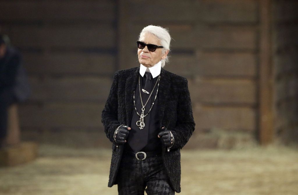 36 Jahre lang entwarf Karl Lagerfeld die Kollektionen für Chanel.