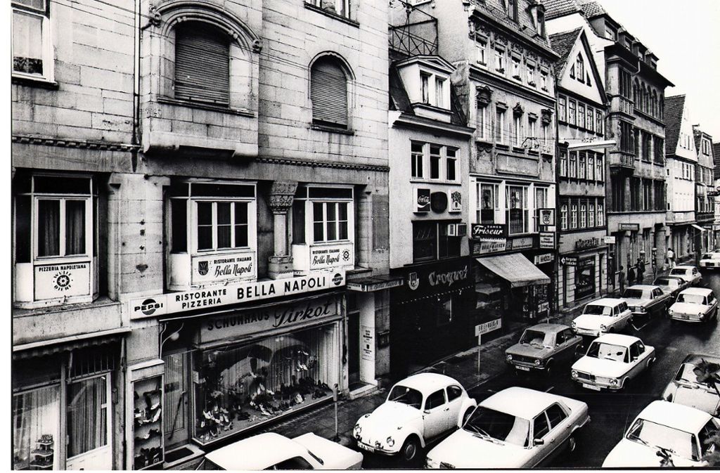 Bis 1978 durften Autos auf der Calwer Straße fahren, die heute eine Fußgängerzone mit zahlreicher Außengastronomie ist.