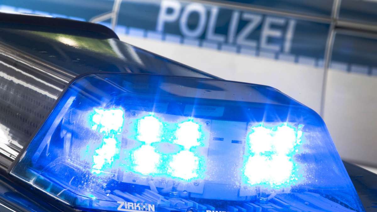 Alkoholisierte Autofahrerin in Filderstadt: Betrunkene rammt Verkehrsinsel