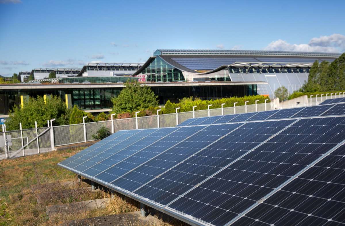 15000 Quadratmeter Solarpanels gibt es auf dem Gelände von Flughafen und Messe.