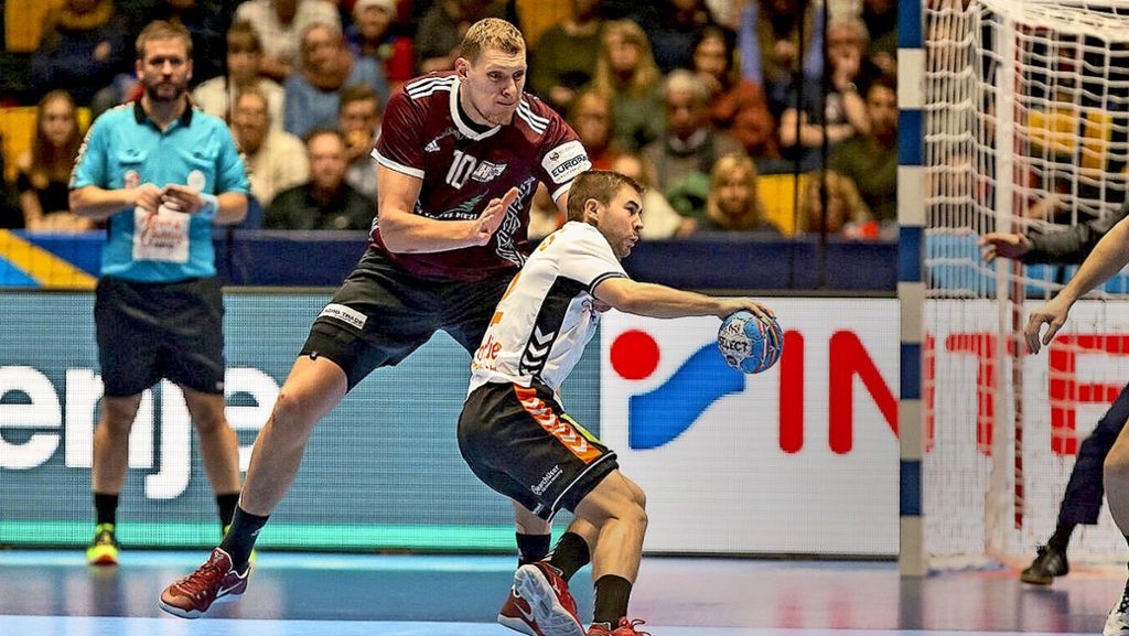  Der 2,15-m-Riese Dainis Kristopans ist einer der auffälligsten Spieler im Welthandball. An diesem Montag (18.15 Uhr/ZDF) trifft er bei der Handball-EM mit Lettland auf Deutschland. 