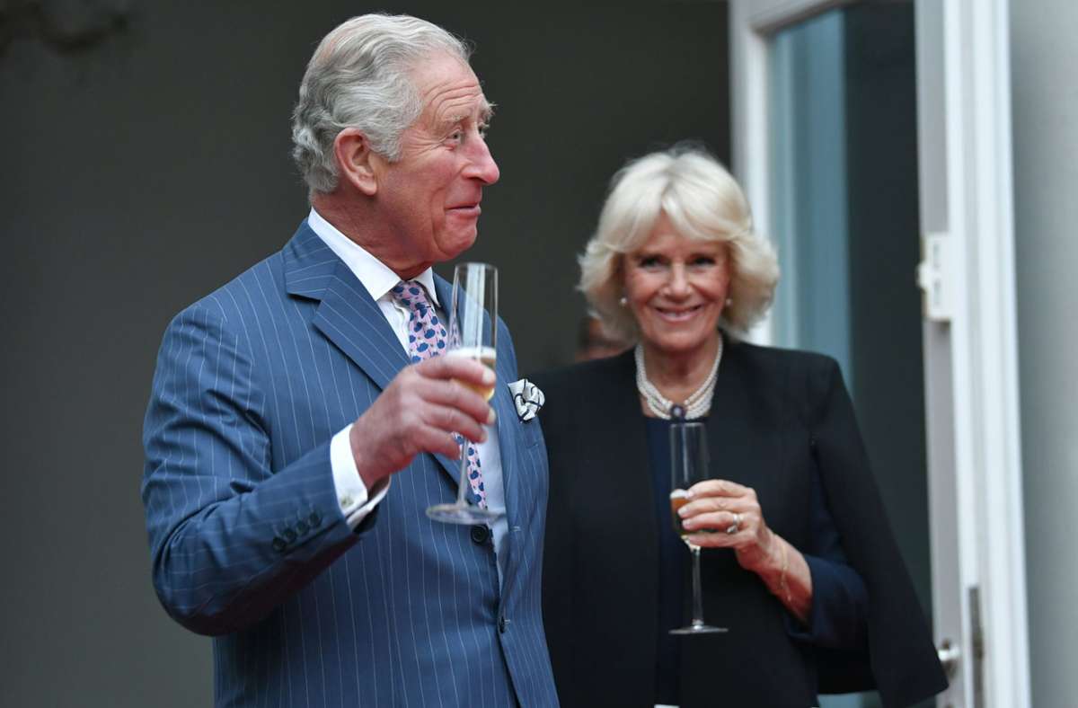 Doch schon vor dem Tod der Queen hat sich im britischen Königshaus eine leise Wachablösung vollzogen: Prinz Charles und Herzogin Camilla übernahmen peu à peu immer mehr Aufgaben.