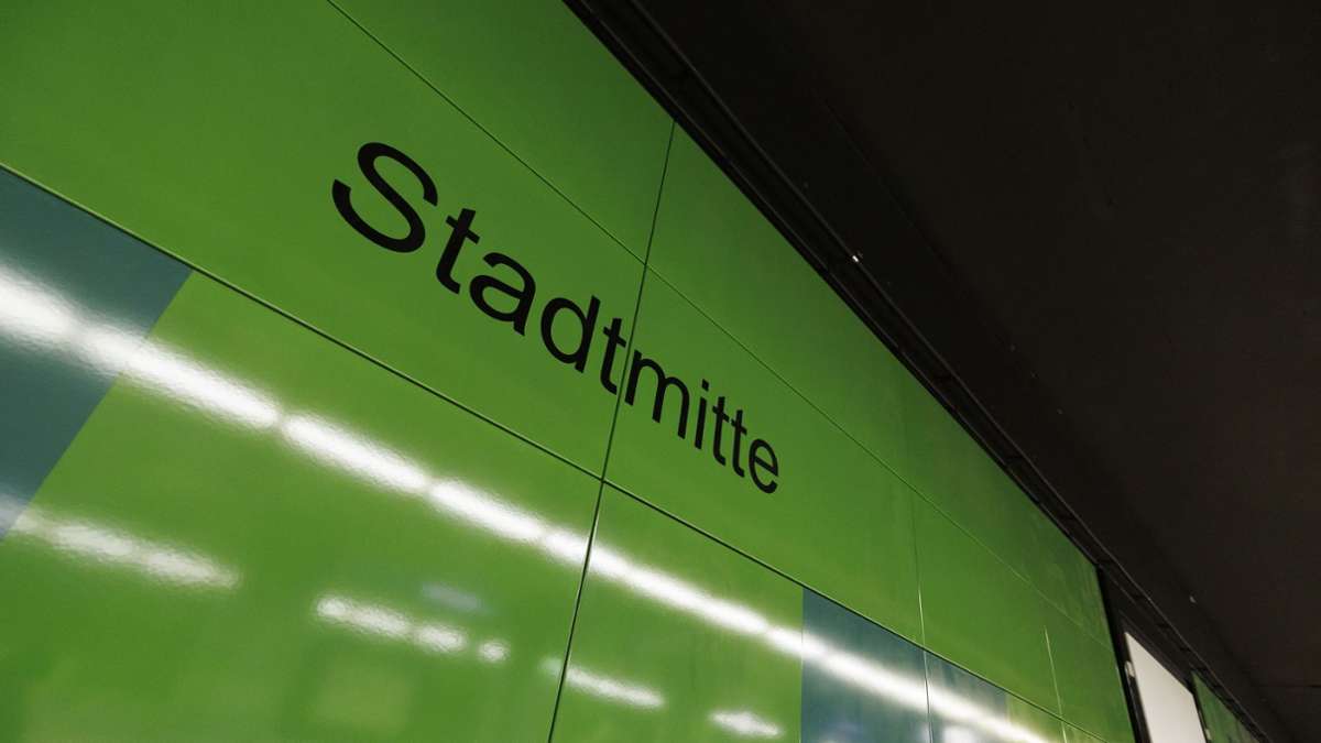 Vorfall in Stuttgart-Mitte: Wieder junge Frau auf S-Bahn-Steig  sexuell belästigt – Zeugen gesucht