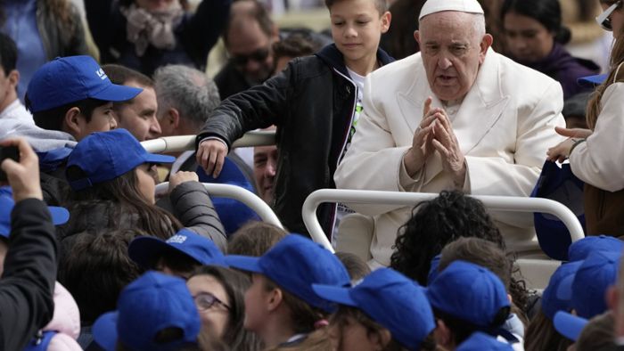 Gesundheitliche Probleme: Papst Franziskus im Krankenhaus