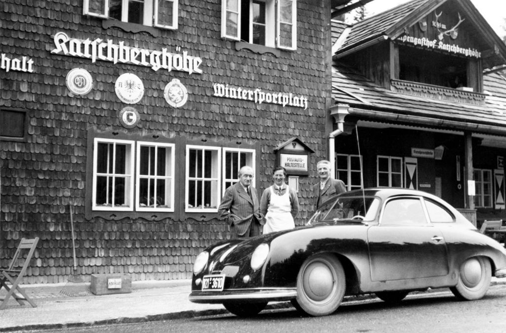 Bis zum Jahresende baut das nun wieder als „Dr. Ing. h.c. F. Porsche KG“ firmierende Unternehmen 369 Exemplare des 356 unter Nutzung der Kapazitäten der Karosseriefabrik Reutter.