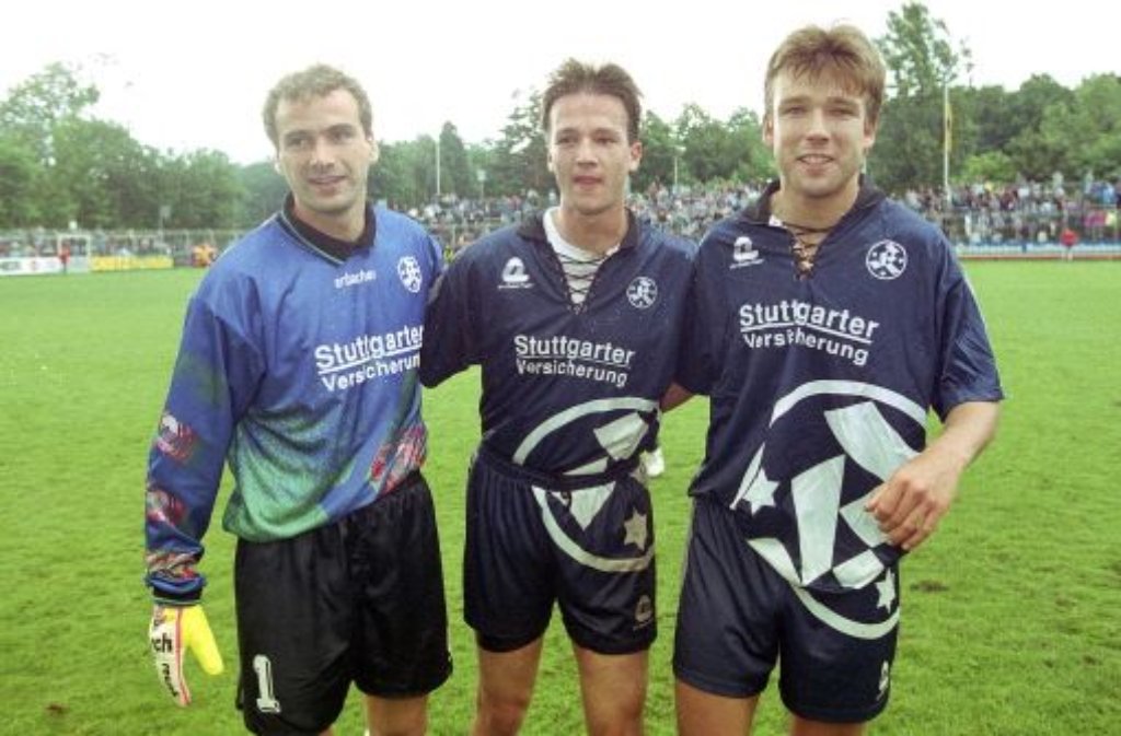 Fredi Bobic (Mitte) im Jahr 1994, damals noch bei den Stuttgarter Kickers unter Vertrag.