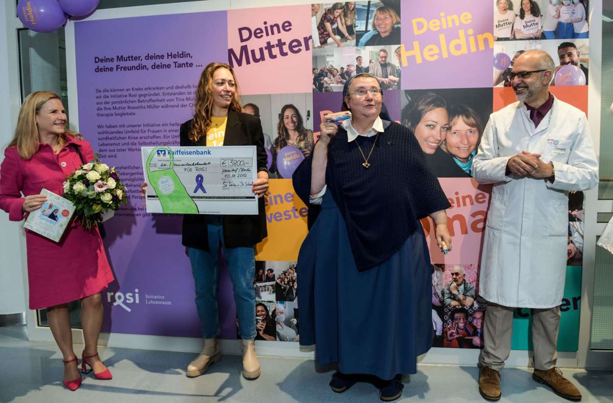 Am 10. November 2022 wurde im Berliner Virchowklinikum das neue Krebstherapiezentrum Rosi eröffnet. Mit dabei sind Schwester Teresa und Dr. Jalid Sehouli.