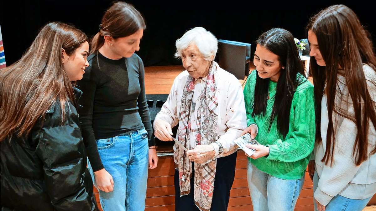 Zu Gast in der Leonberger Stadthalle: Nazi-Zeitzeugin berichtet von ihrer Odyssee