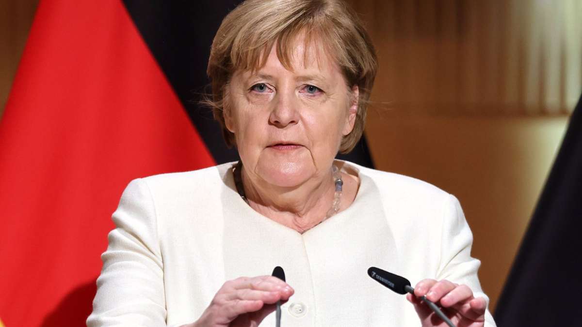  Seit 16 Jahren regiert eine Ostdeutsche das Land, ohne groß auf ihre Herkunft hinzuweisen. Doch auch Angela Merkel weiß, wie besserwisserisch der Westen der Republik sein kann. 