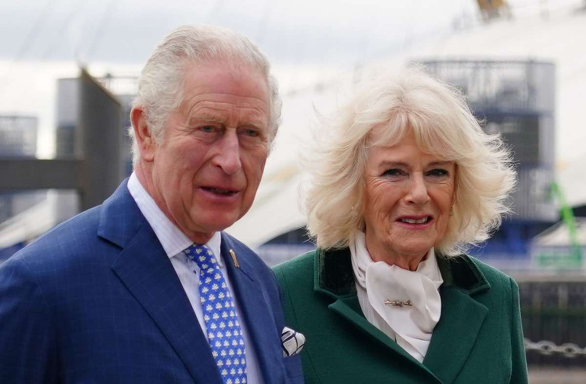 König Charles III. und seine Frau Camilla werden auch im deutschen TV sehr präsent sein. Foto: dpa/Dominic Lipinski
