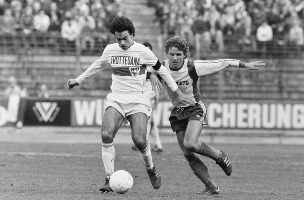 Auch Hansi Müller, hier 1977 in der zweiten Liga im Einsatz, steht am Sonntag auf dem Platz.