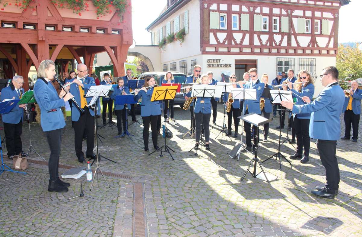 Musikalische Umrahmung des Musikverein Stadtkapelle Plochingen beim Plochinger Herbst 2021