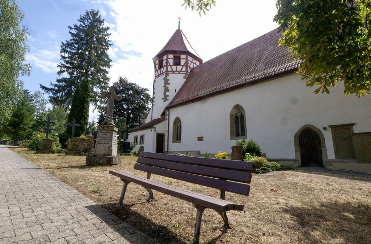 Die Kilianskirche steht auf dem Mundelsheimer Friedhof.