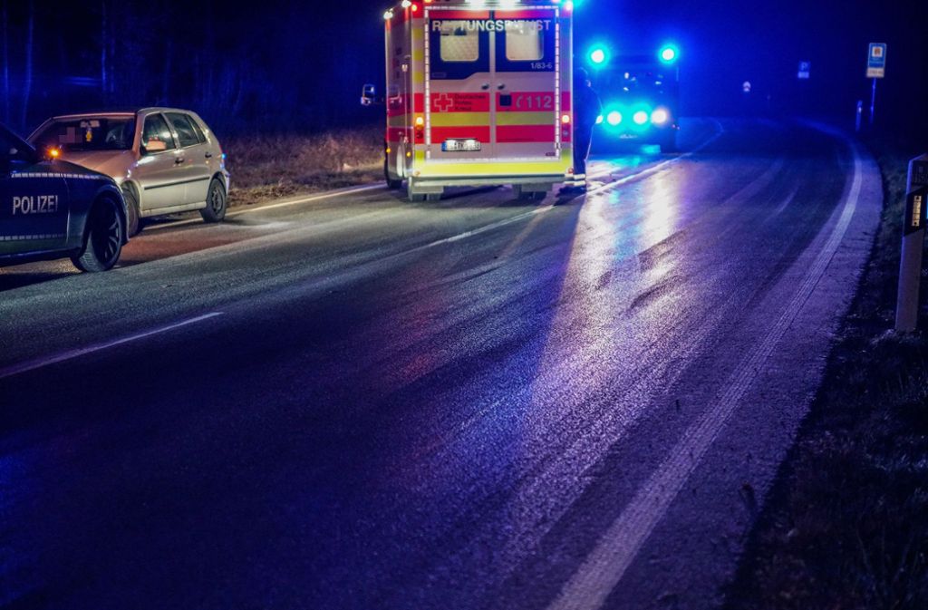 Bei einem weiteren Unfall kurz vor Aichwald rutschte ein Auto ebenfalls von der Straße.