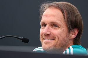 Ex-VfB-Trainer sorgt für Lacher bei DFB-Pressekonferenz