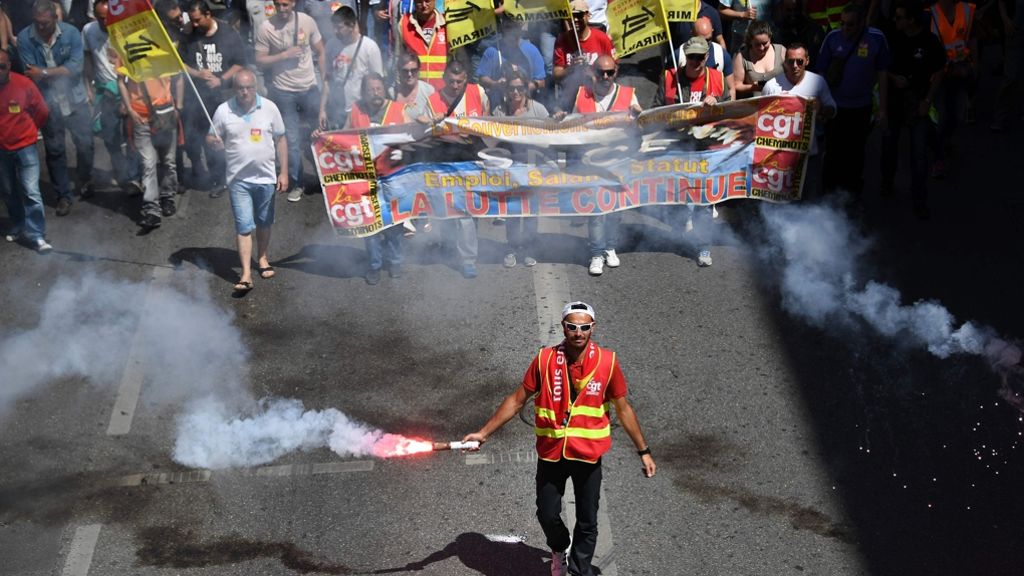 Proteste gegen Reformen in Frankreich: Streiks drohen auch zum EM-Start