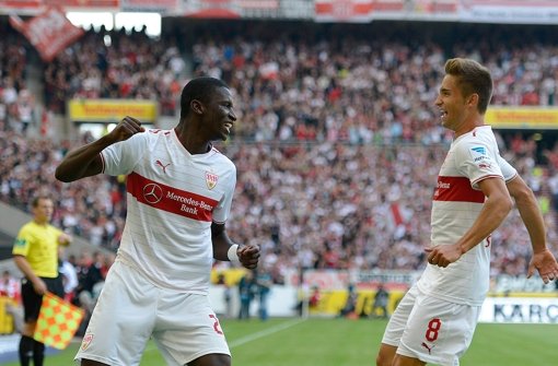 Für Antonio Rüdiger (links) und Moritz Leitner vom VfB Stuttgart ist die Saison noch nicht beendet. Foto: dpa
