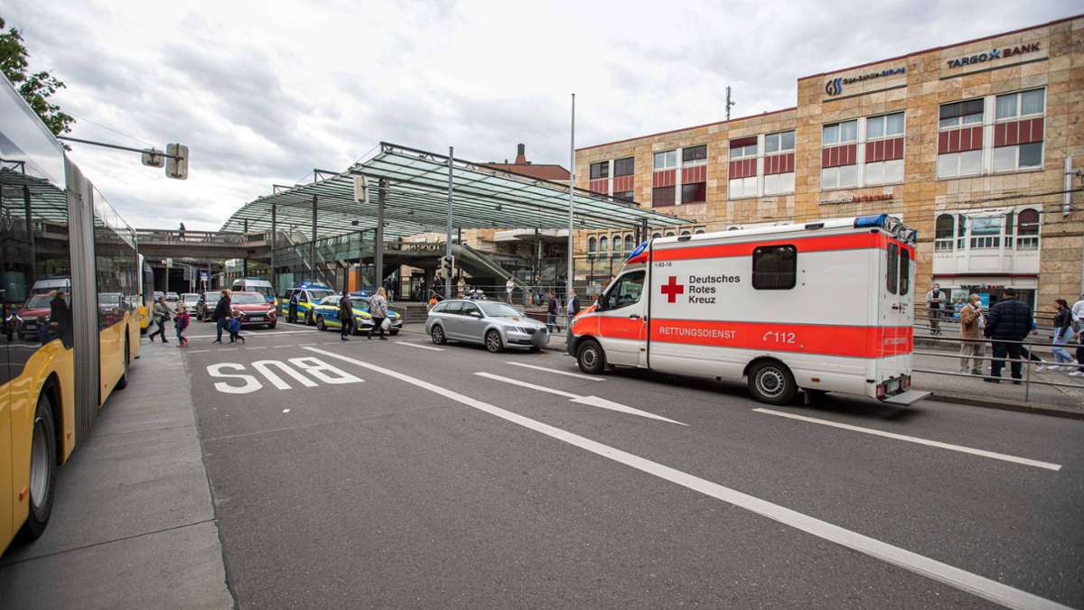 Unfall in Bad Cannstatt: 13-jähriger Fußgänger von Auto erfasst