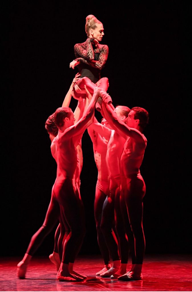 Stage-Diving für eine Ballerina: Alicia Amatriain in „Take your pleasure seriously“