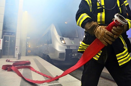 Der BrandBrandschutz im S-21-Tiefbahnhof  bleibt ein heißes Eisen – hier ein Bild von einer Übung im City-Tunnel in Leipzig. Foto: dpa