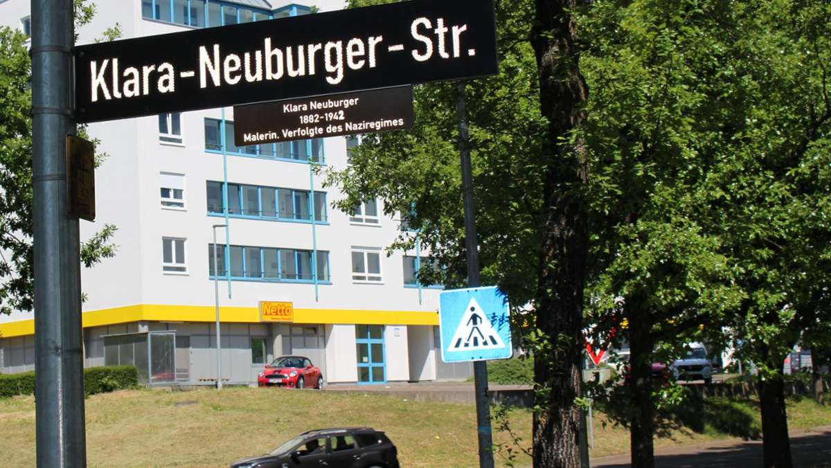 Klara-Neuburger-Straße in Riedenberg: Endlich ist das Straßenschild korrekt