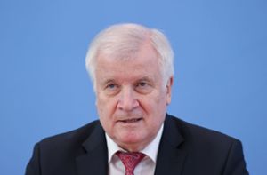 Horst Seehofer verbietet Neonazi-Gruppe