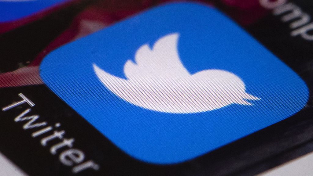 Nach Empörungswelle: Twitter zieht Verifizierungen US-amerikanischer Rechten zurück