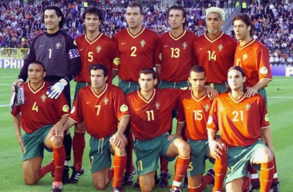 Die portugiesische Nationalelf bei der EM 2000 im Brüsseler König-Baudouin-Stadion. Im Halbfinale mussten die Südwesteuropäer gegen Frankreich eine 1:2-Niederlage einstecken - durch einen von Zinedine Zidane verwandelten Handelfmeter in der Verlängerung.