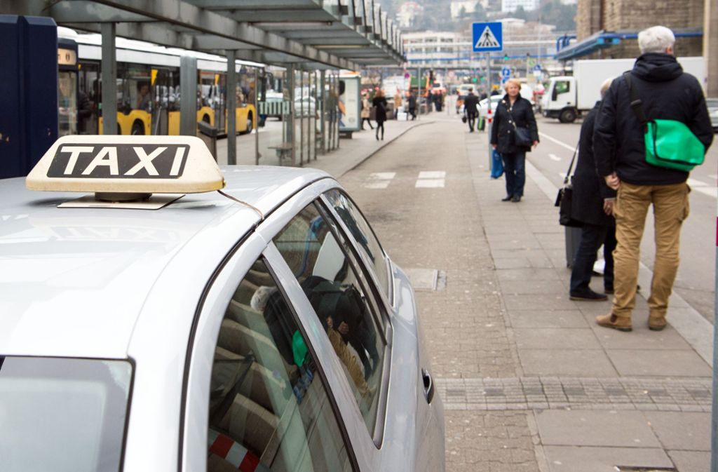Für viele Stuttgarter ging es am Donnerstag nur mit dem Taxi weiter..