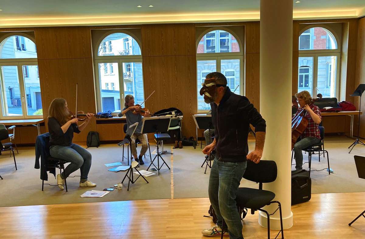 Aus West nach Süd: Konzert aus dem Koffer - Vimarsana News