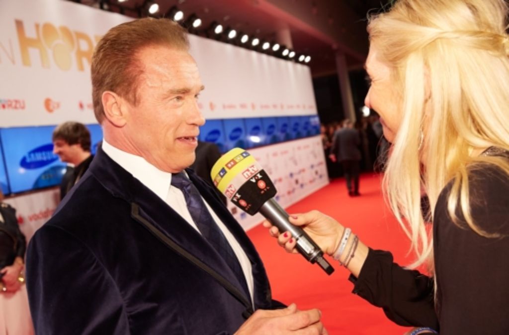 Arnold Schwarzenegger erhält die Goldene Kamera für sein Lebenswerk ...
