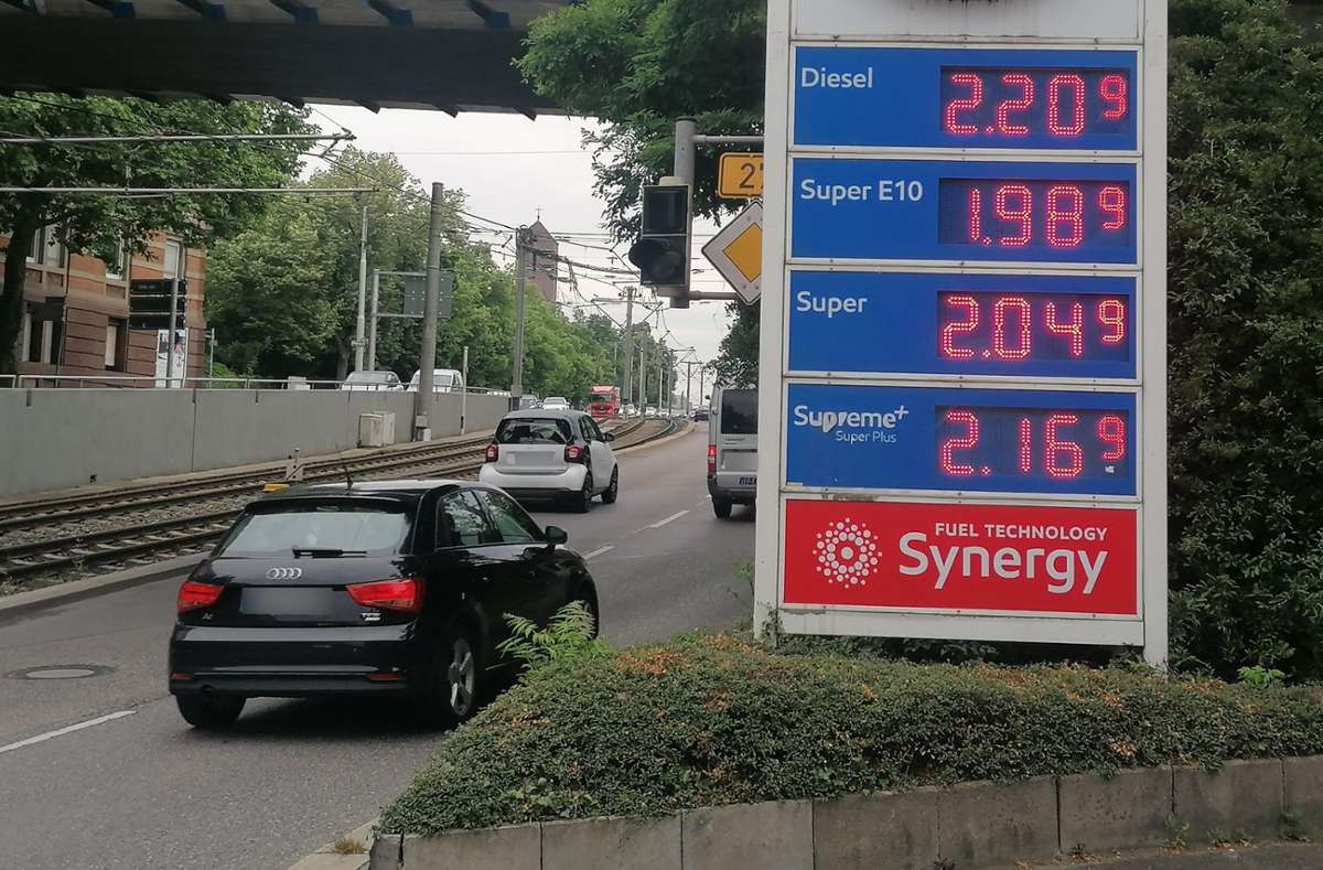 Am Mittwoch lag der Dieselpreis in Stuttgart zeitweise bei 2,20 Euro. Foto: Fotoagentur Stuttgart/ Andreas Rosar