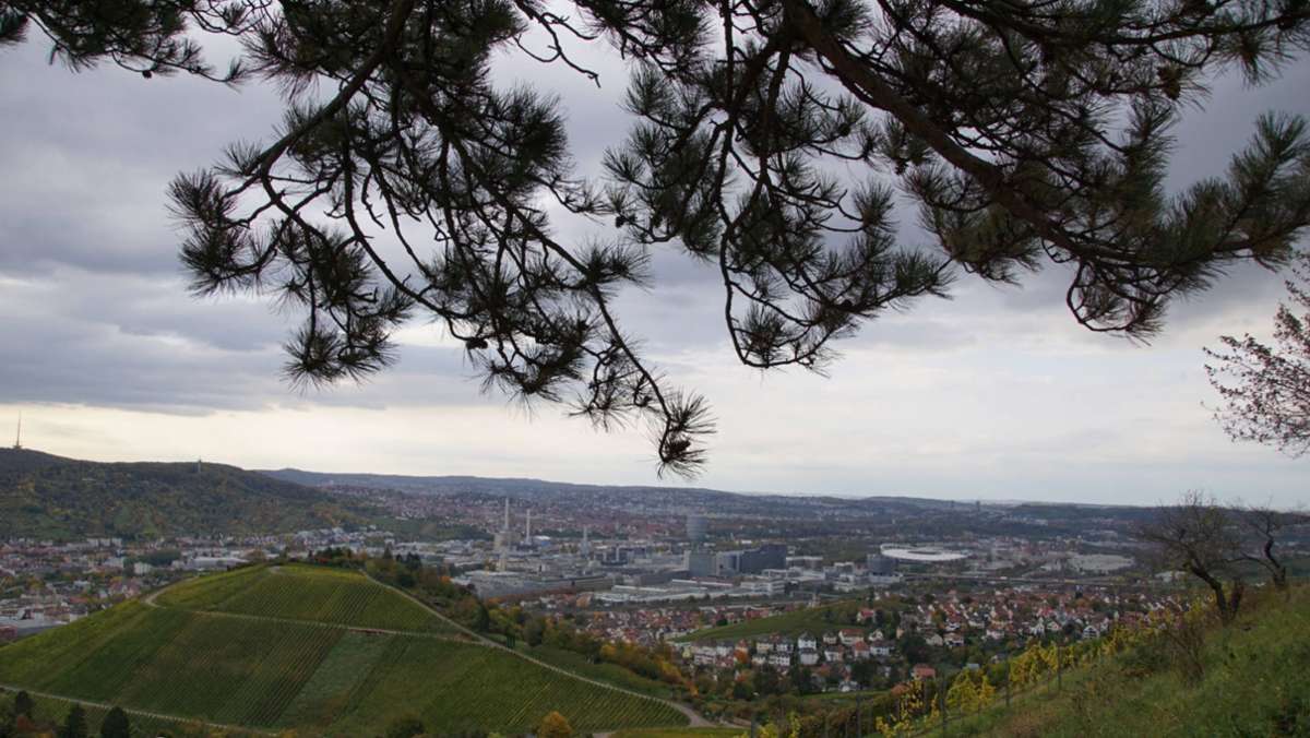  Nach einem goldenen Herbsttag am Mittwoch fegt am Donnerstag der erste heftige Herbststurm über die Region Stuttgart. Und auch sonst wird der Donnerstag sehr ungemütlich. 