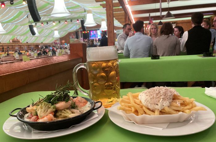 Stuttgarter Frühlingsfest: Pommes von der Gourmet Hütt’n und Garnelen im Bierzelt
