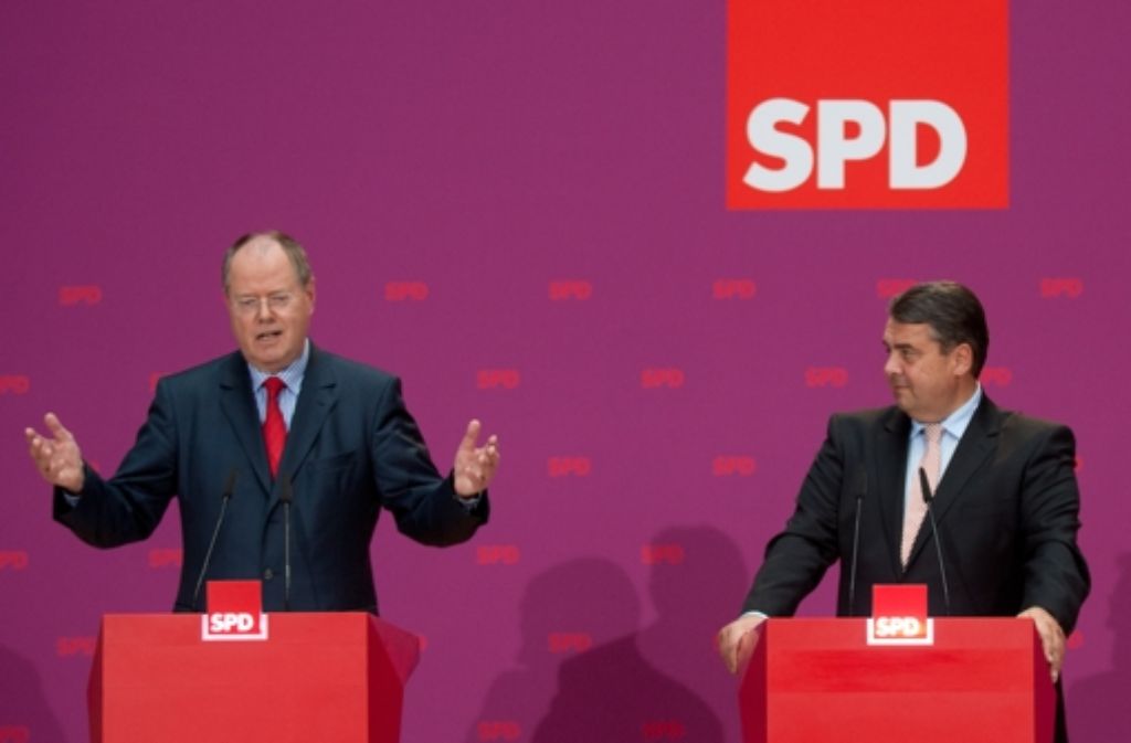 Früher als erwartet löst die SPD die K-Frage: Ex-Bundesfinanzminister Peer Steinbrück wird im September 2012 als Kanzlerkandidat vorgestellt. Im Vorfeld hatten die Sozialdemokraten offengelassen, wer aus dem Triumvirat Steinbrück, Steinmeier und Gabriel antreten werde.