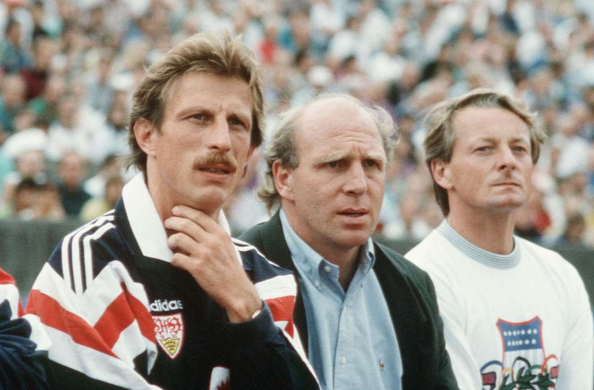 Christoph Daum (li.) war von November 1990 bis Ende 1993 Trainer beim VfB Stuttgart. Er holte die Meisterschaft und gewann den deutschen Supercup.