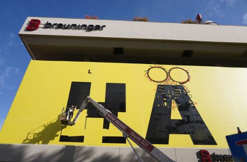 „Hä?“  – auch dieser Schriftzug am Breuninger in Stuttgart ist Teil der „The Länd“-Kampagne, wie das Staatsministerium bestätigte. Foto: Andreas Rosar Fotoagentur-Stuttg