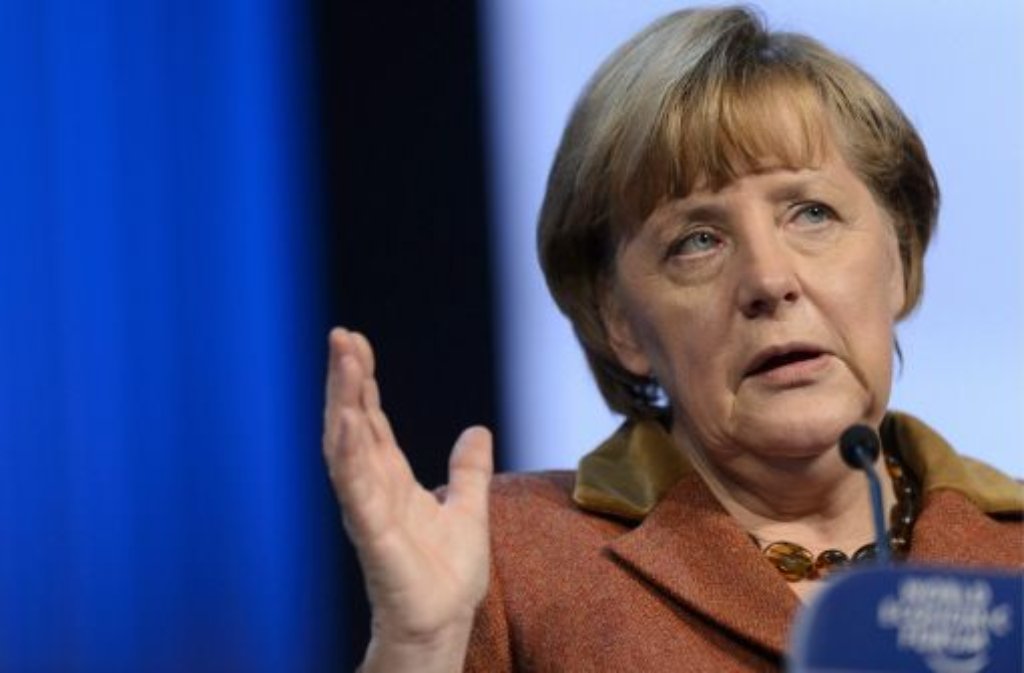 Auch Bundeskanzlerin Angela Merkel kann sich für Fußball begeistern. Schaut sie bei politischen Anlässen doch eher angespannt aus der Wäsche, ...